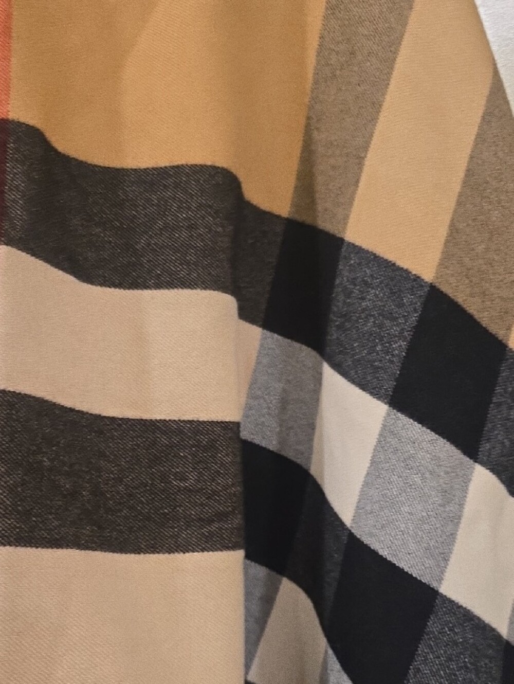 Burberry Camel Black Check Wool Poncho/Cape - Picture 4 of 6